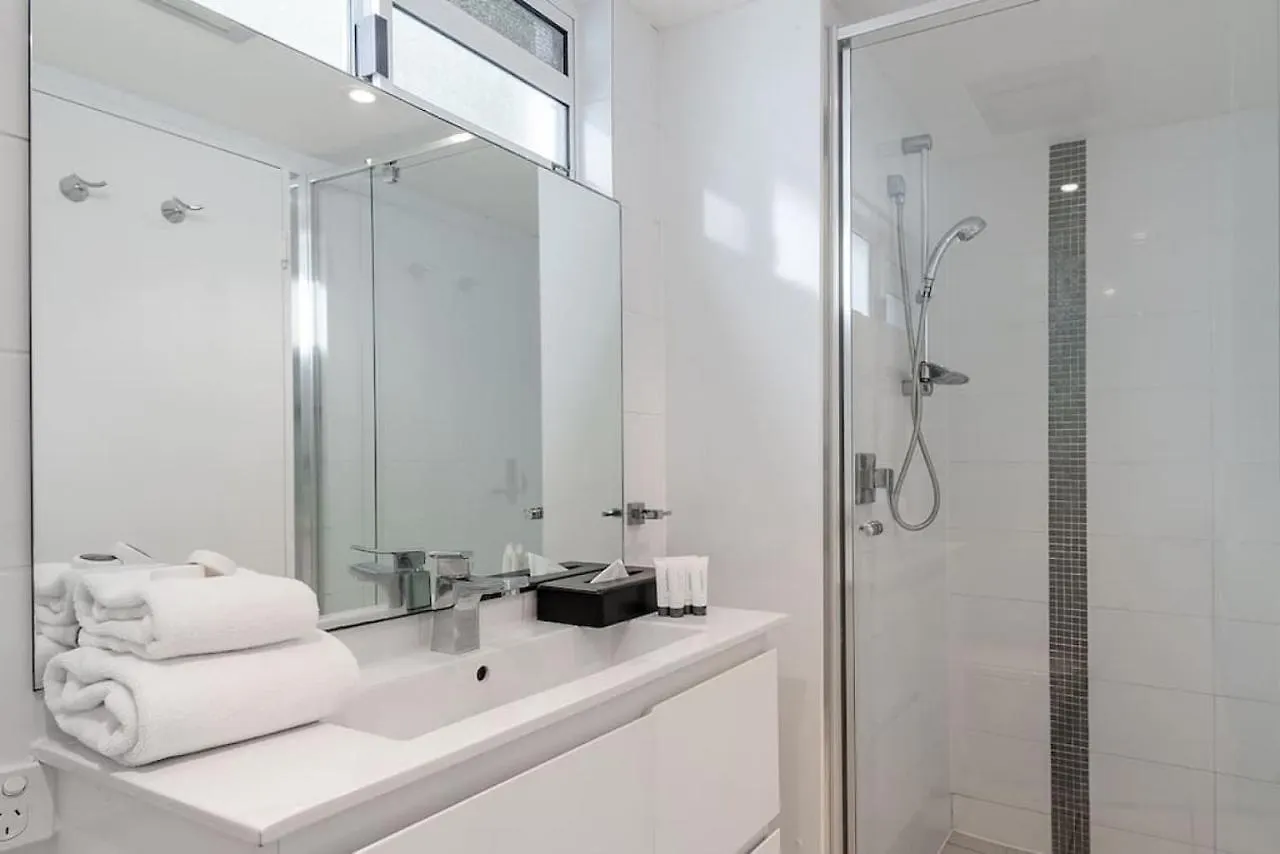 3Bh Stunning Views Heart Of Noosa Apartment
